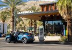 Vehículos eléctricos Starbucks planea convertir sus locales en centros de cargas para estos vehículos