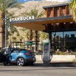 Vehículos eléctricos: Starbucks planea convertir sus locales en centros de cargas Vehículos eléctricos Starbucks planea convertir sus locales en centros de cargas para estos vehículos