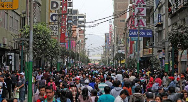 Gamarra Perú Prevé perdidas por toque de queda