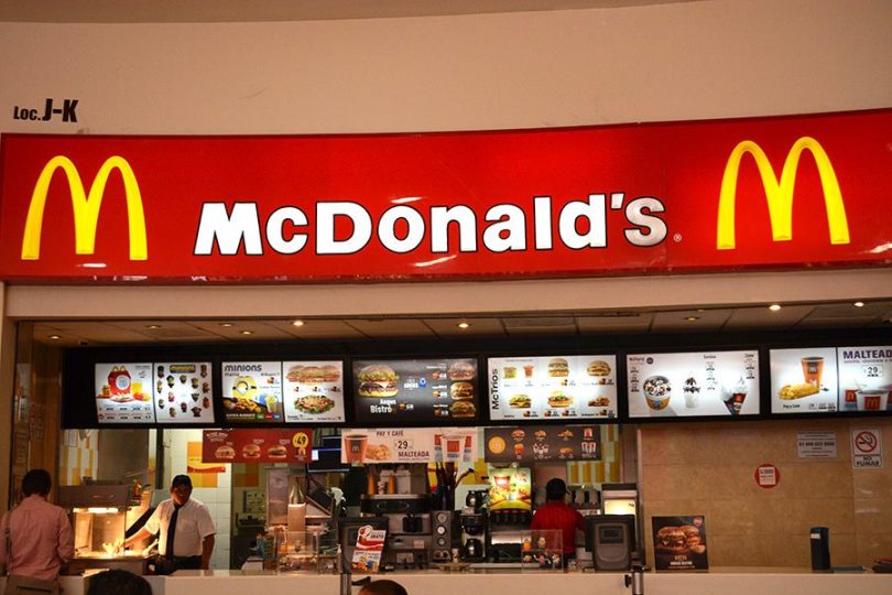 Rusos proceden a elegir el nuevo nombre de McDonald’s tras cambio de dueño