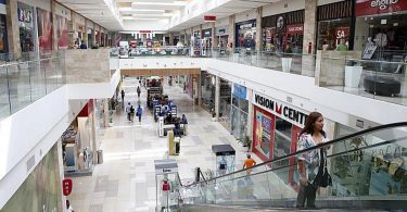 Visitas a malls se recuperan, pero aun no llegan a niveles prepandemia