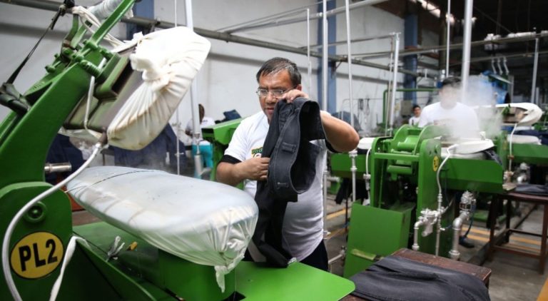 Empleo formal privado en Perú creció 6 % en junio de 2022