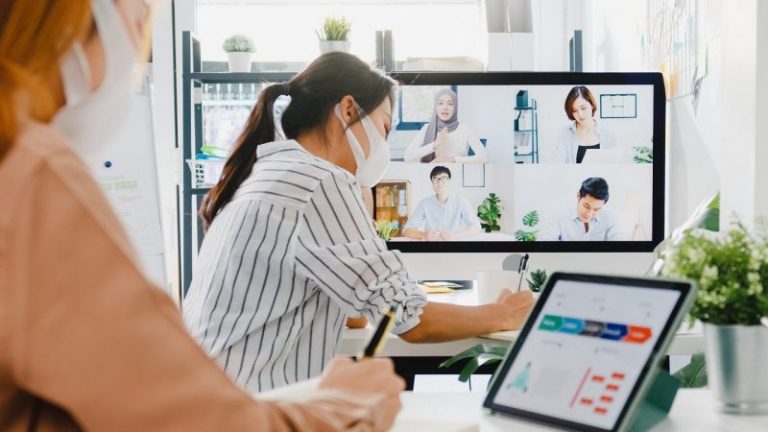 Peruanos se decantan por el trabajo híbrido
