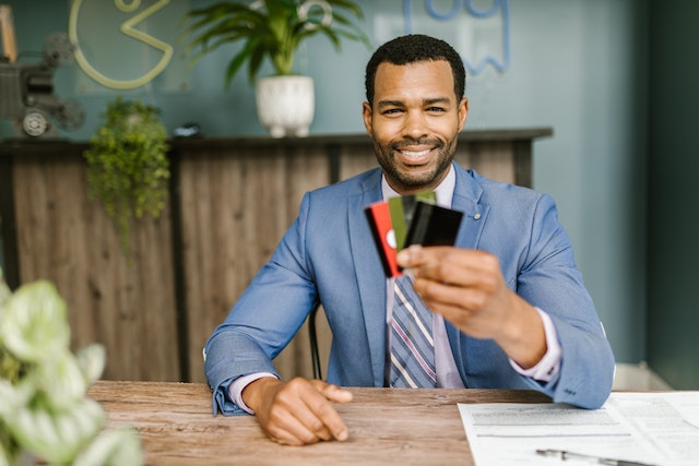 cómo vender tarjetas de crédito