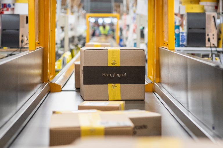 Mercado Libre prepara marca propia de moda para disputar terreno a Shein y Temu